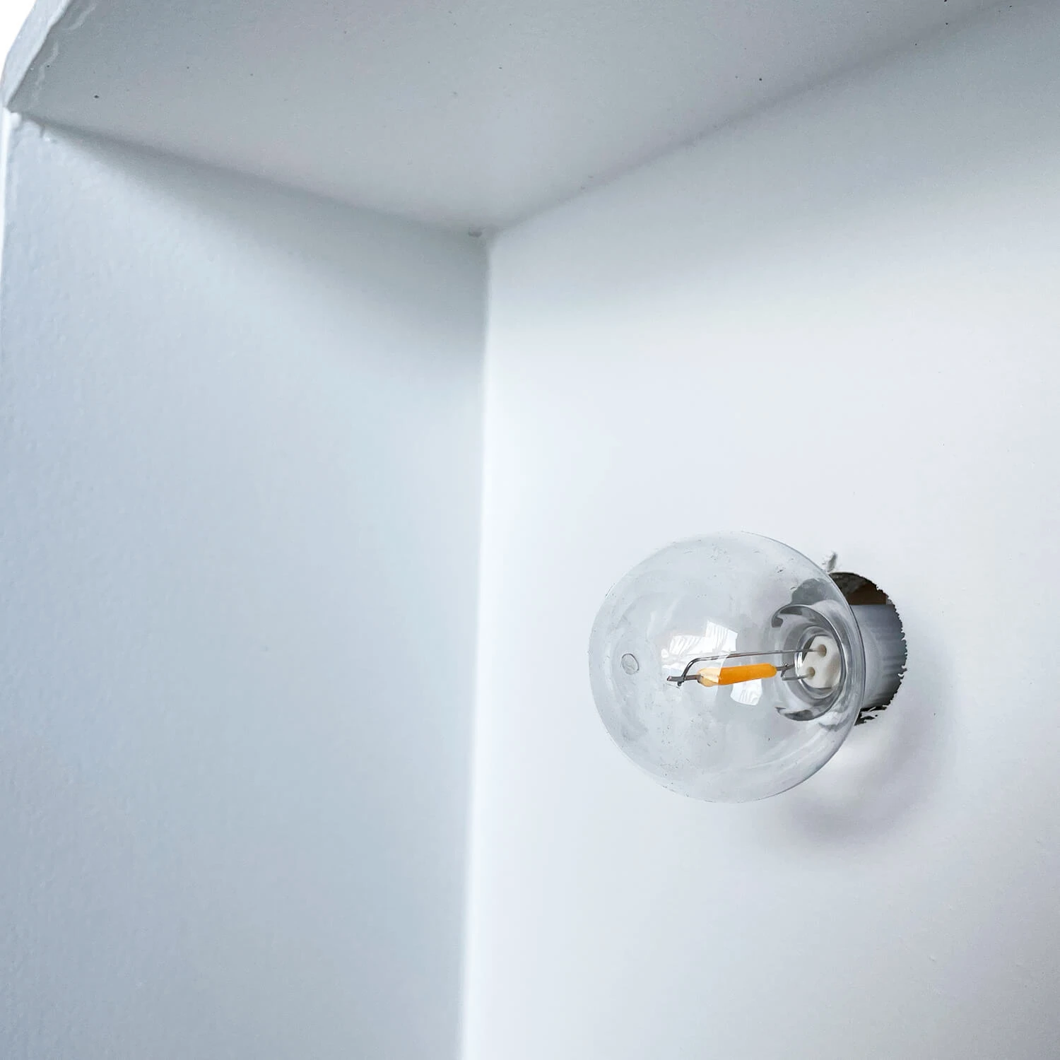 Wood Marquee - BOLD Font - Letter "E" - 4ft Tall 6 Wood Marquee - BOLD Font - Letter "E" - 4ft Tall - Image 4